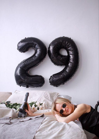 Black 17 Balloon - Image 2