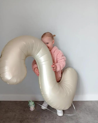 Cream Number 0 Balloon 40 Inch - Image 3