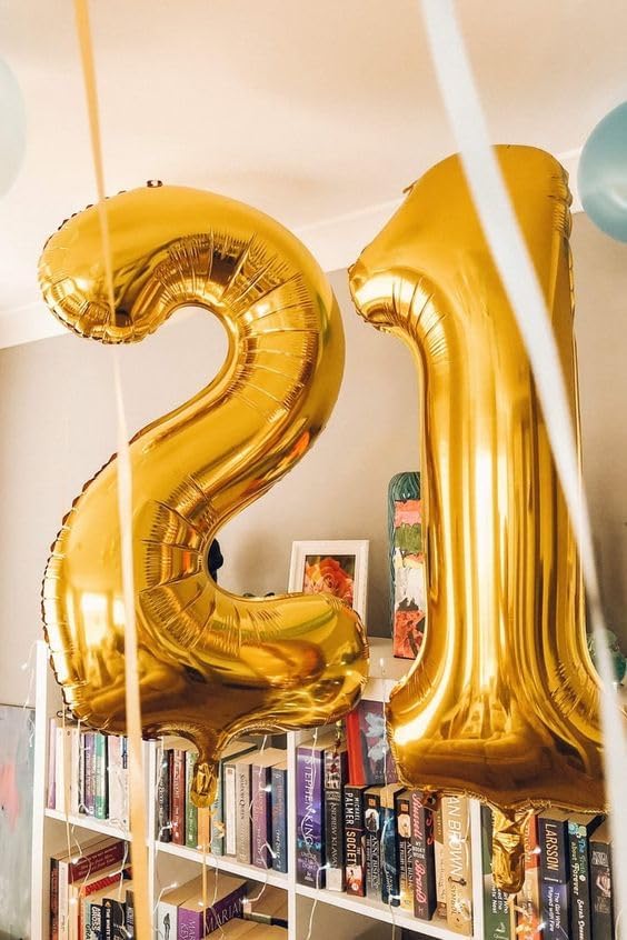Gold 11 Balloon - Image 3