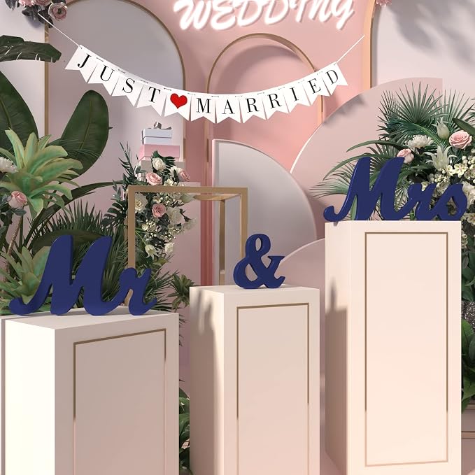 VIOPVERY Wooden Mr & Mrs Wedding Sign - Image 4
